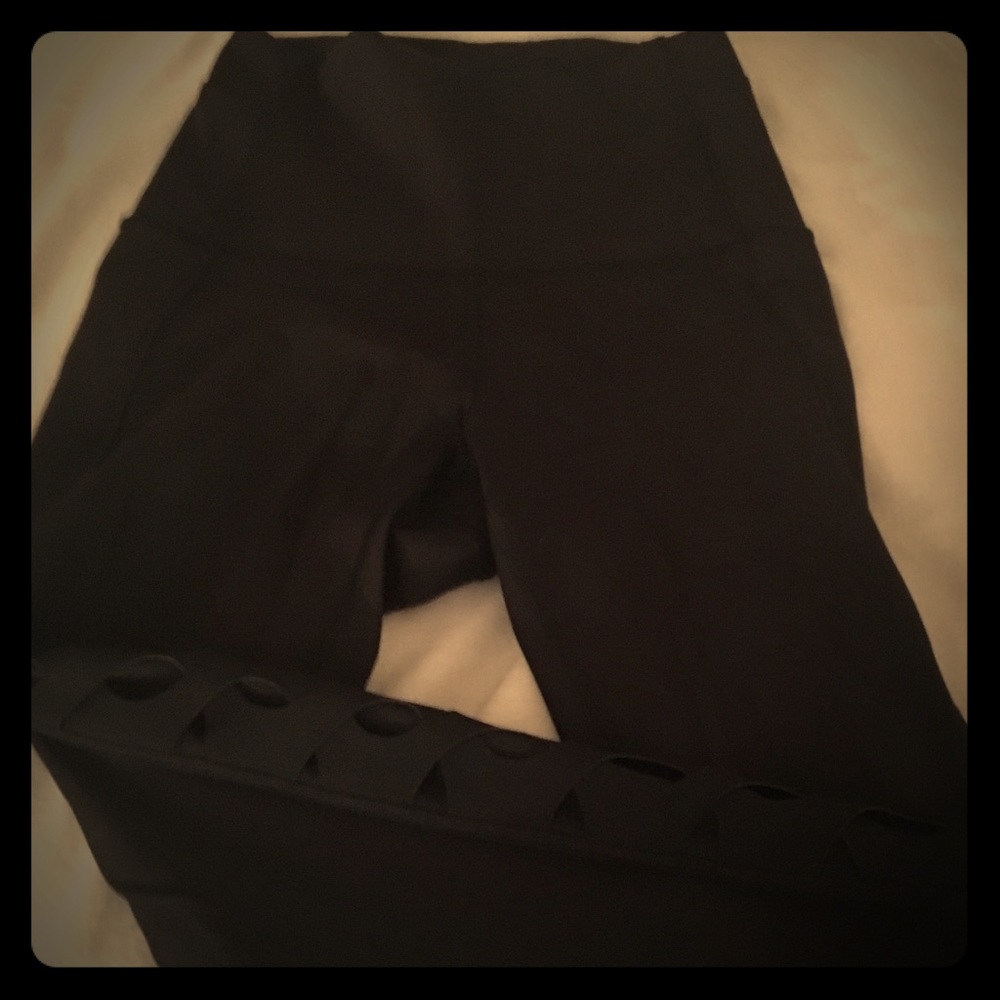 Lululemon scalloped sides crop